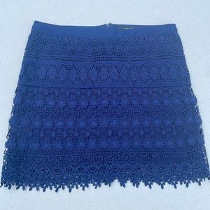 Small navy blue knitted skirt